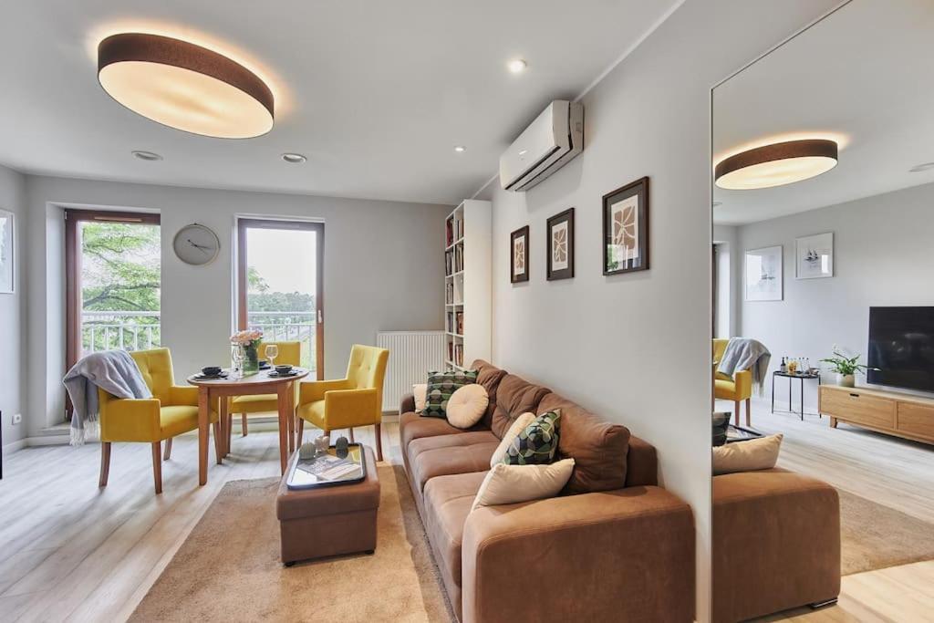 Golden Hour Apartments- Platan 16 ชวีโนวิชแจ ภายนอก รูปภาพ